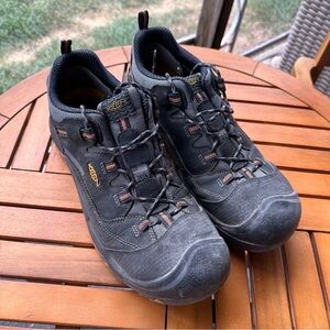 KEEN Men's Black and Orange Athletic Shoes